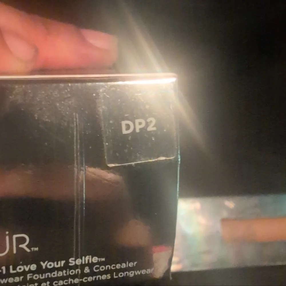4-in-1 Love Your Selfie Longwear Foundation & Concealer - DP2 Walnut